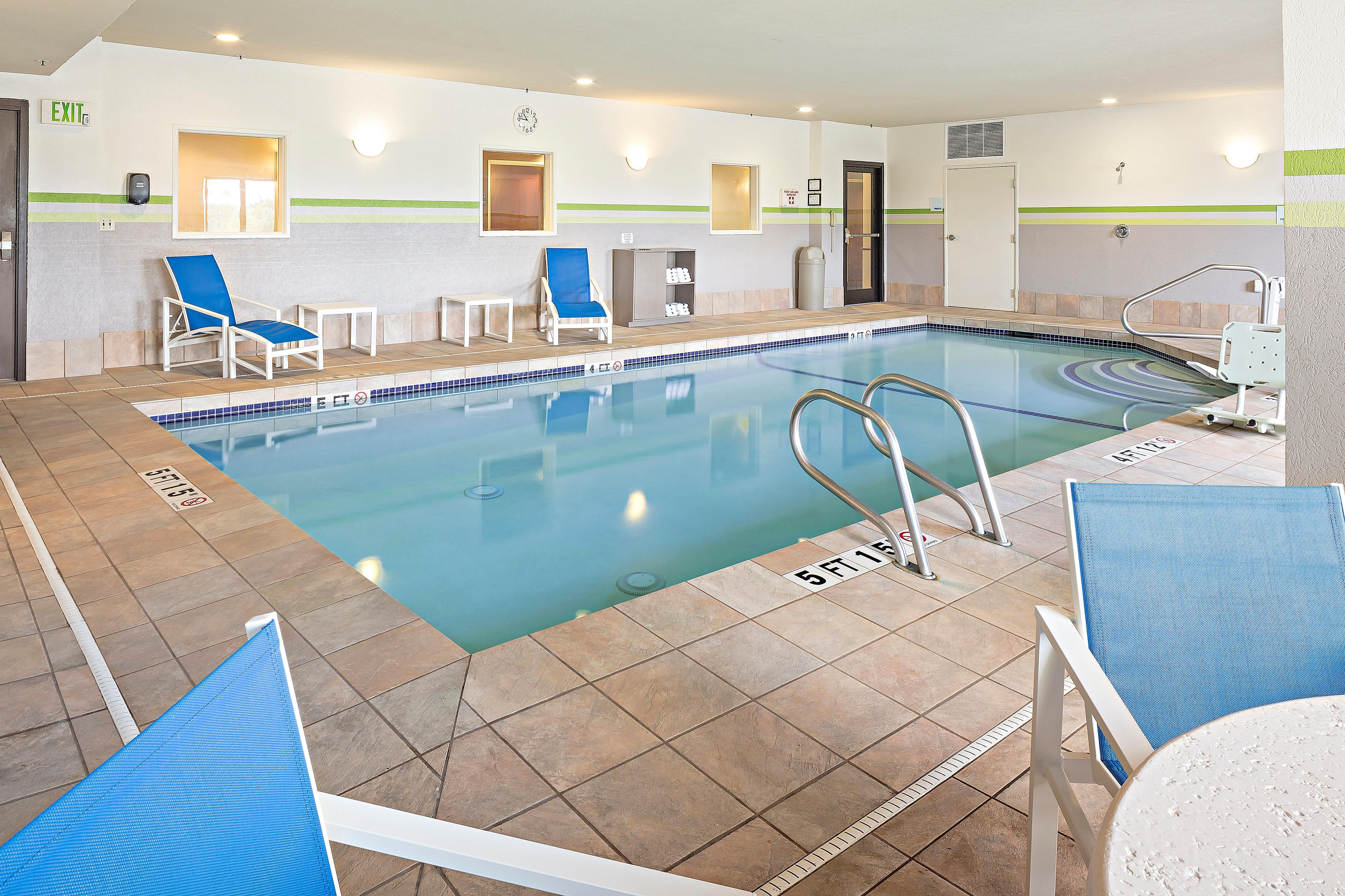 Holiday Inn Express Hotel & Suites Manchester - Airport By Ihg Exteriör bild