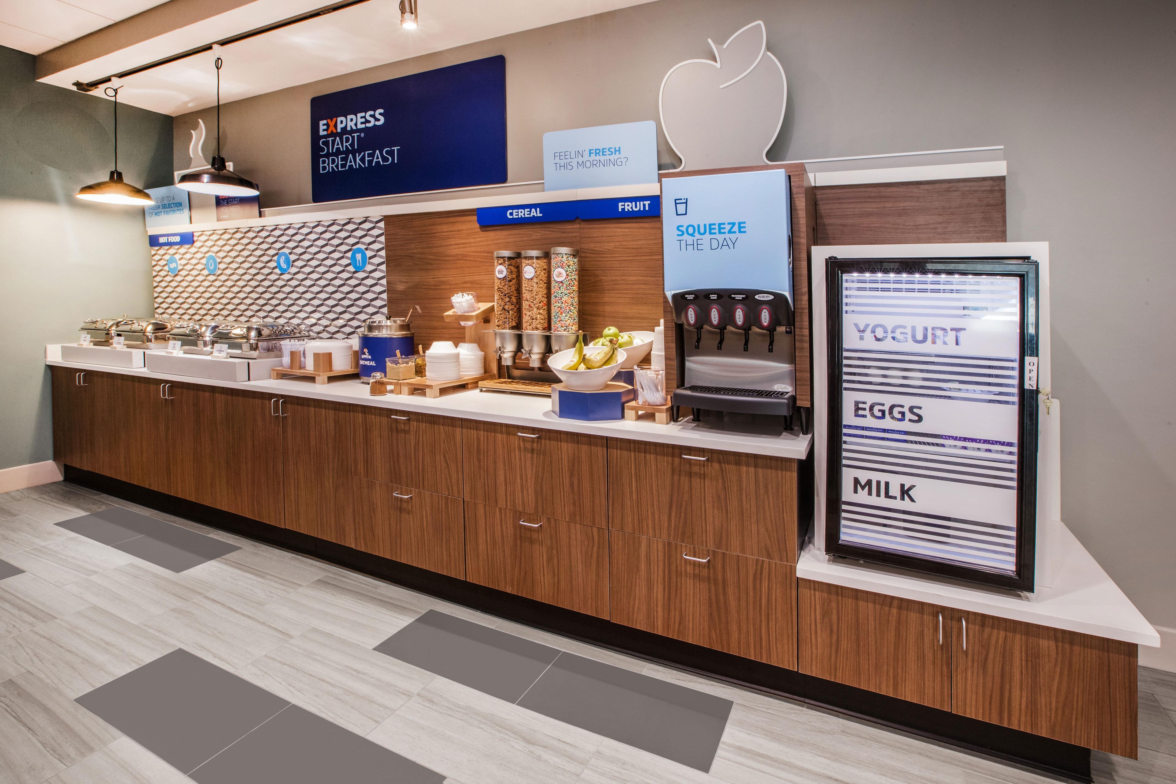 Holiday Inn Express Hotel & Suites Manchester - Airport By Ihg Exteriör bild