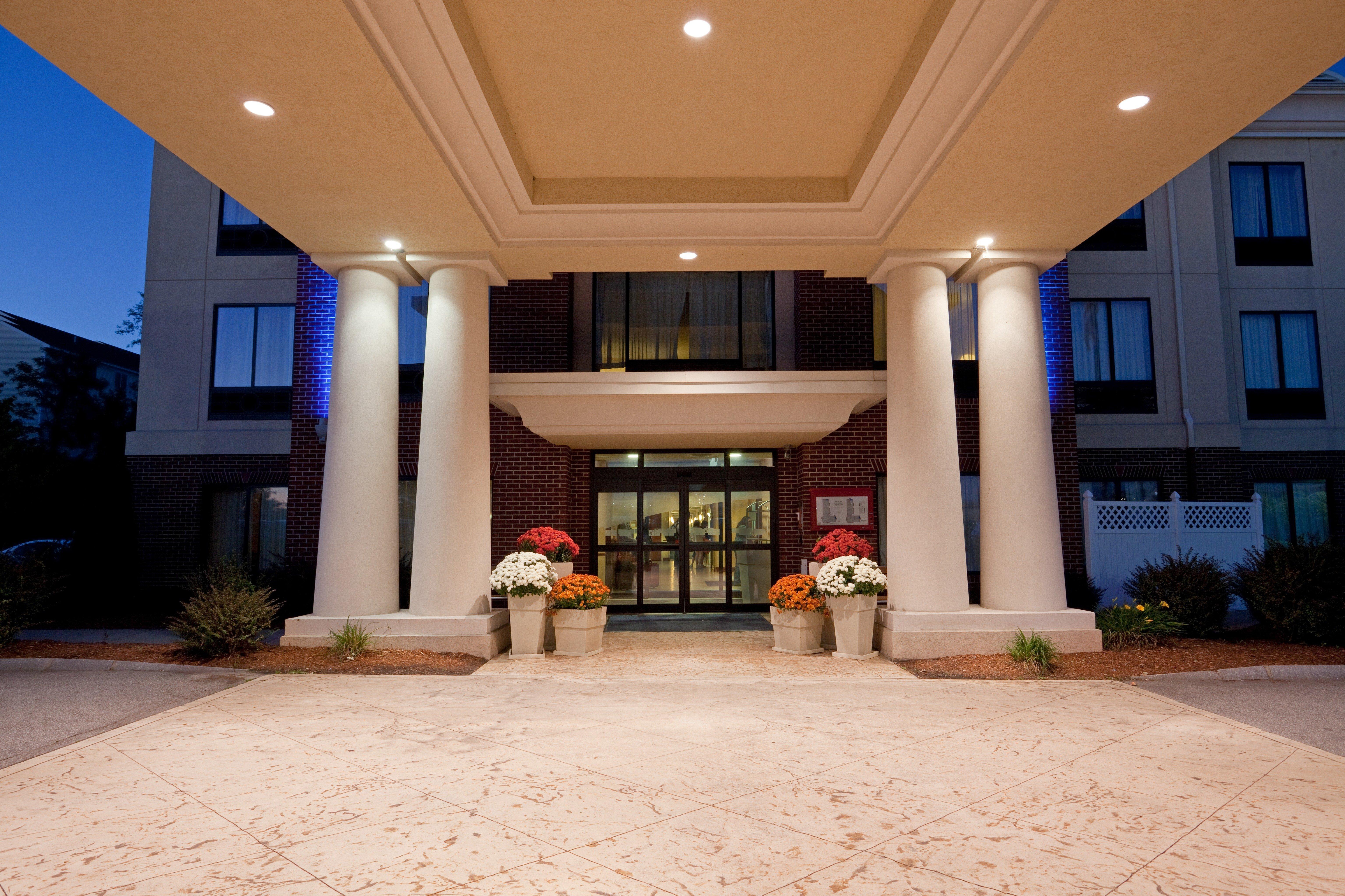 Holiday Inn Express Hotel & Suites Manchester - Airport By Ihg Exteriör bild