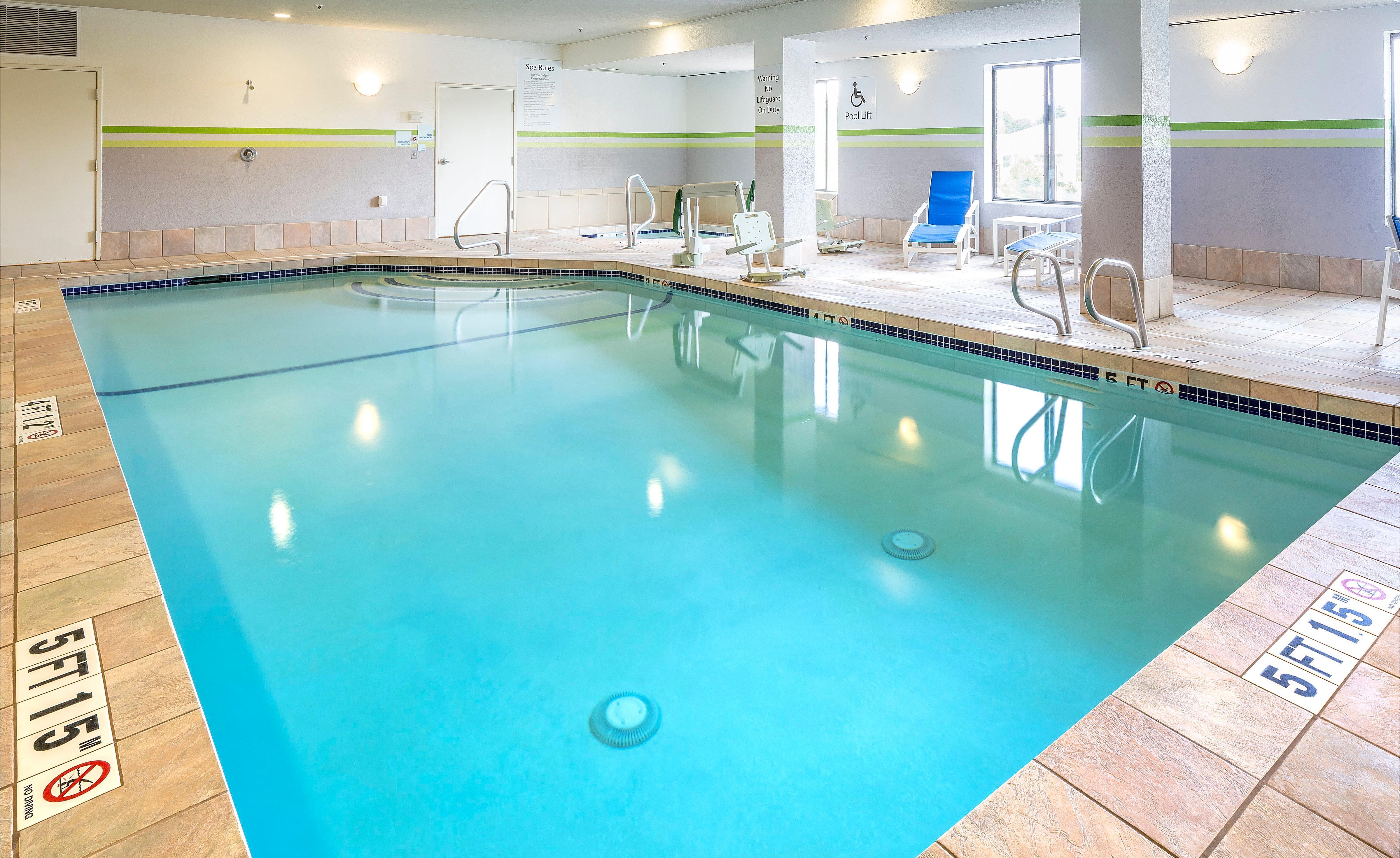 Holiday Inn Express Hotel & Suites Manchester - Airport By Ihg Exteriör bild