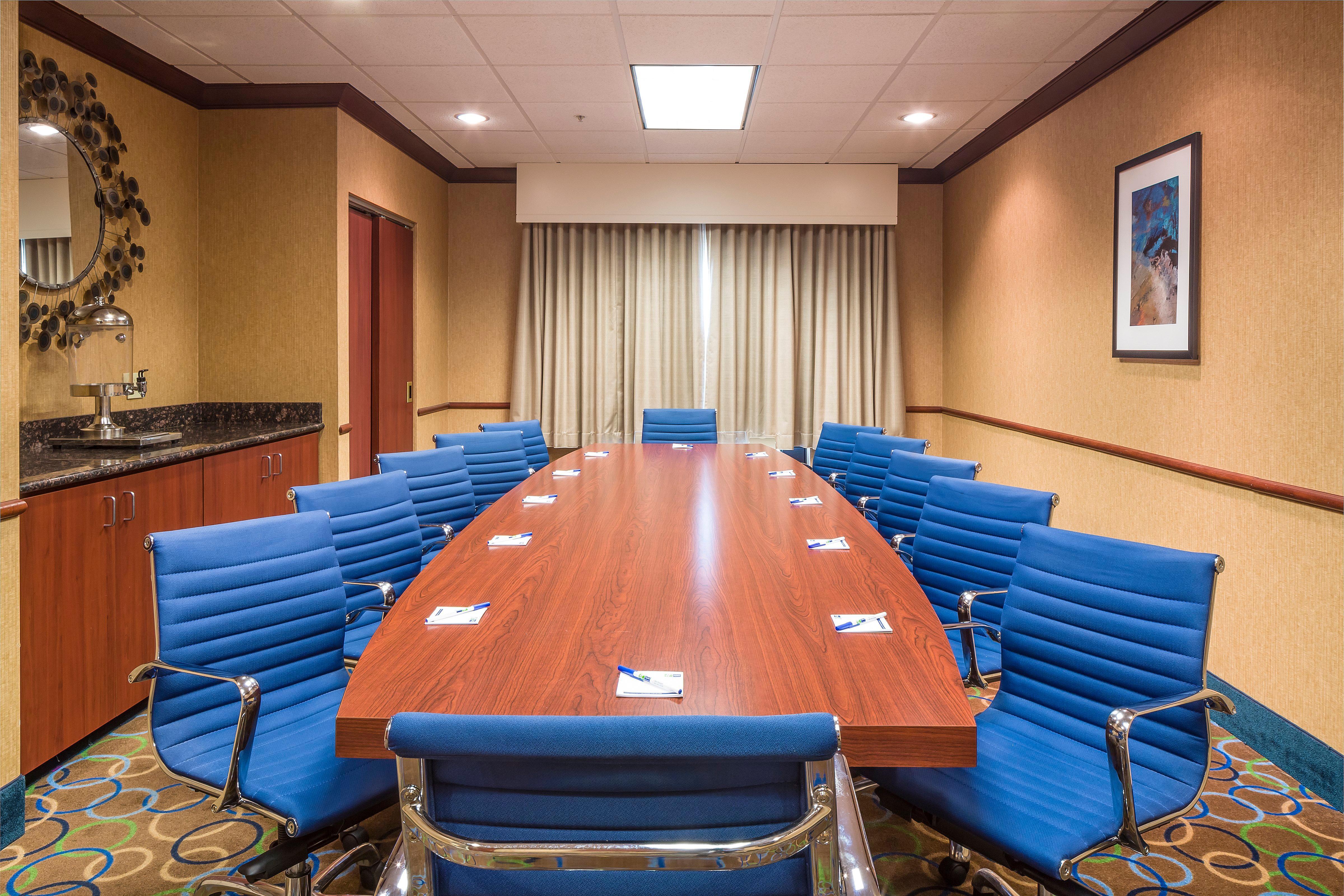 Holiday Inn Express Hotel & Suites Manchester - Airport By Ihg Exteriör bild