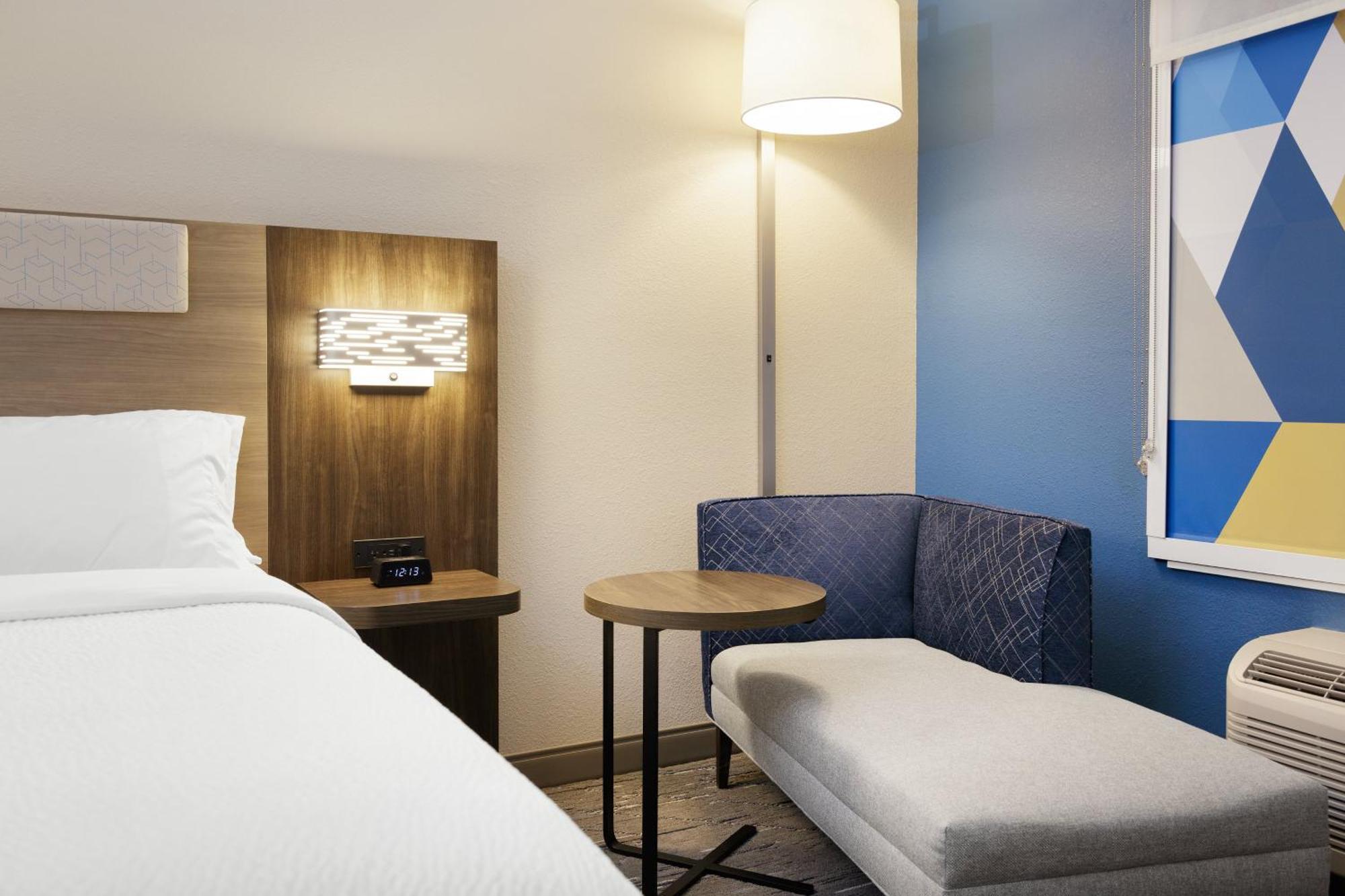 Holiday Inn Express Hotel & Suites Manchester - Airport By Ihg Exteriör bild