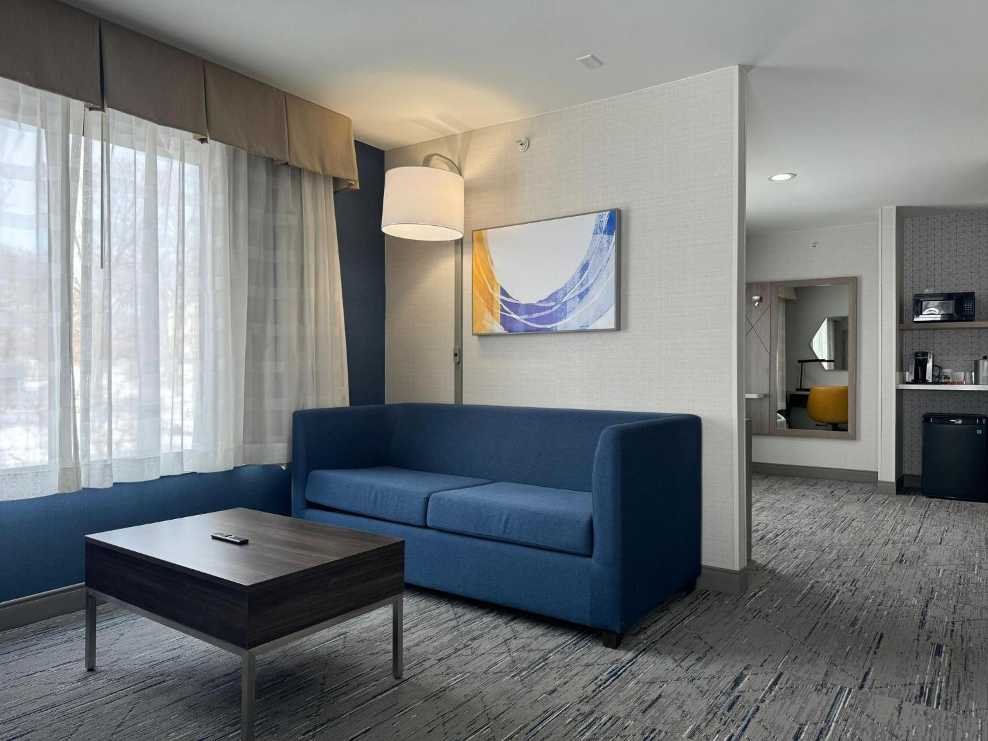 Holiday Inn Express Hotel & Suites Manchester - Airport By Ihg Exteriör bild