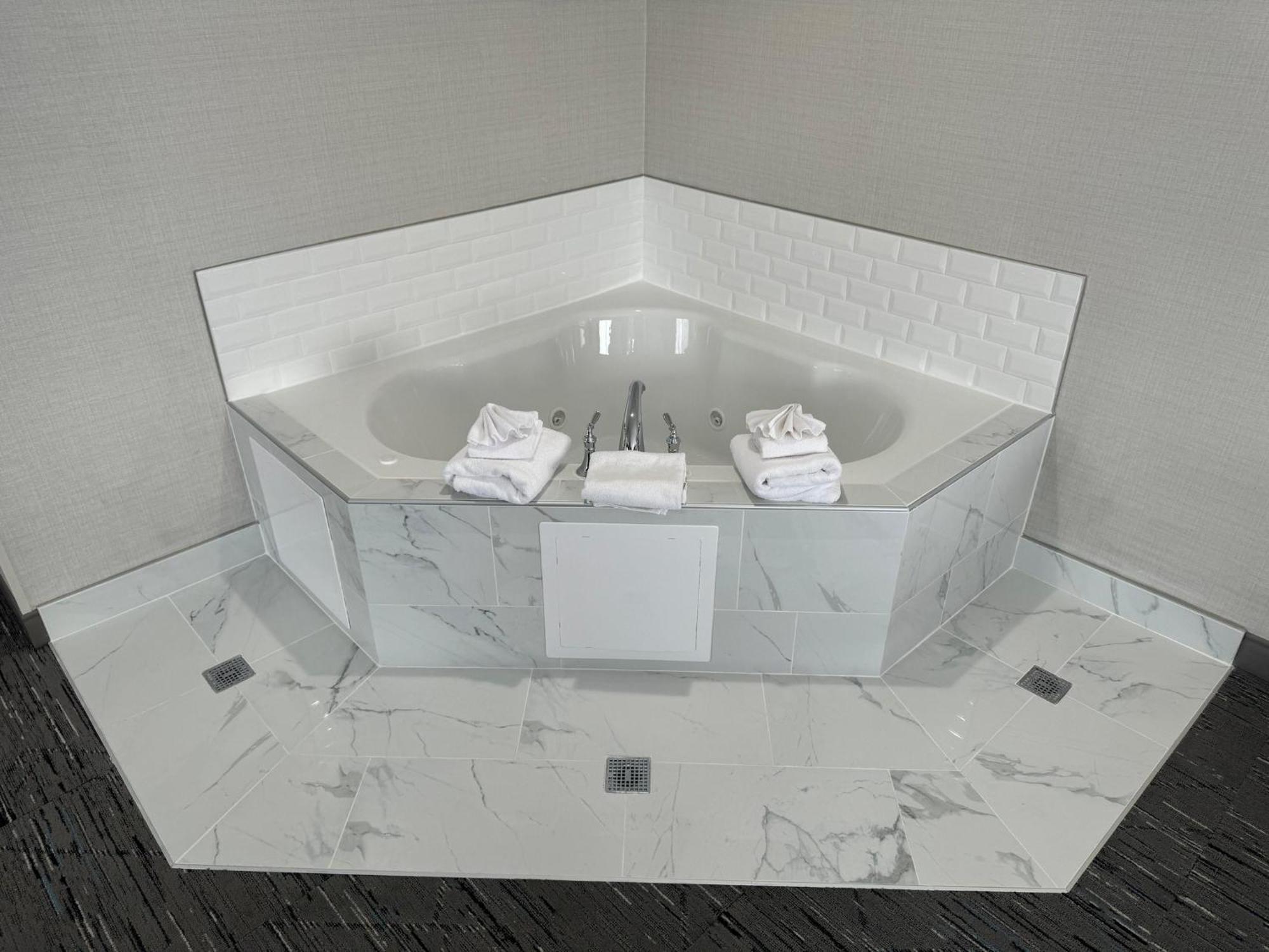 Holiday Inn Express Hotel & Suites Manchester - Airport By Ihg Exteriör bild
